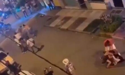 Las riñas masivas en Barbosa dejan seis policías y tres ciudadanos heridos