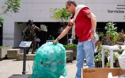 1.280 kilos de residuos aprovechables fueron recolectados en jornada especial de reciclatón en la Alcaldía de Medellín