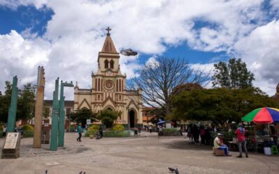 En una vereda de Urrao están confinadas 800 personas por combates entre el Ejército y el Clan del Golfo