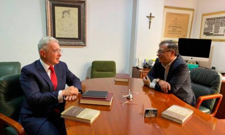 Gustavo Petro y Álvaro Uribe se reunieron