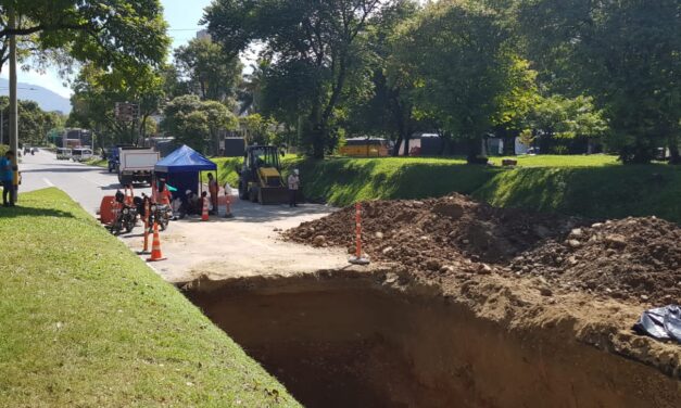 EPM avanza en tres frentes de trabajo para reparar tubería y restablecer la movilidad en tramo de la avenida Regional