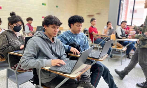 Con realidad virtual, videojuegos y producción musical, se mejoran los conocimientos en tecnología de 600 jóvenes de Medellín