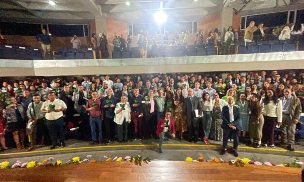 Educadores de Antioquia fueron galardonados con el Premio Maestros y Maestras para la Vida