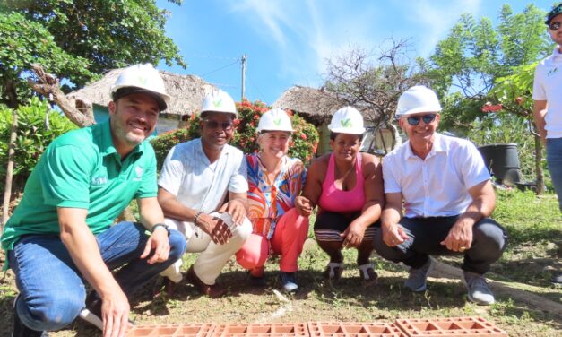 Ministerio de Vivienda y VIVA colocan la primera piedra  para la construcción de 100 viviendas rurales en San Juan  de Urabá