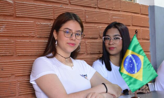Medellín mantiene su apuesta por el bilingüismo: institución educativa oficial enseñará portugués como segundo idioma