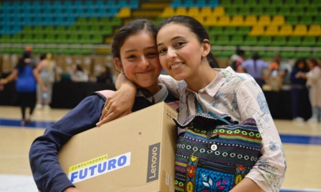 La Alcaldía de Medellín adicionará 21.375 equipos nuevos al contrato para ampliar la cobertura de Computadores Futuro
