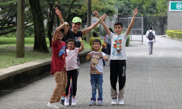 El INDER Medellín reconoce la labor de sus 300 recreandos voluntarios, quienes llenan de alegría a 15.000 niños del Distrito