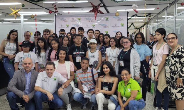 Estudiantes, maestros y maestras de los municipios no certificados de Antioquia participaron en inmersión en inglés en la ciudad de Medellín
