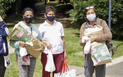 Inicia la entrega de 4.060 paquetes con insumos para las celebraciones navideñas en comunas y corregimientos de Medellín