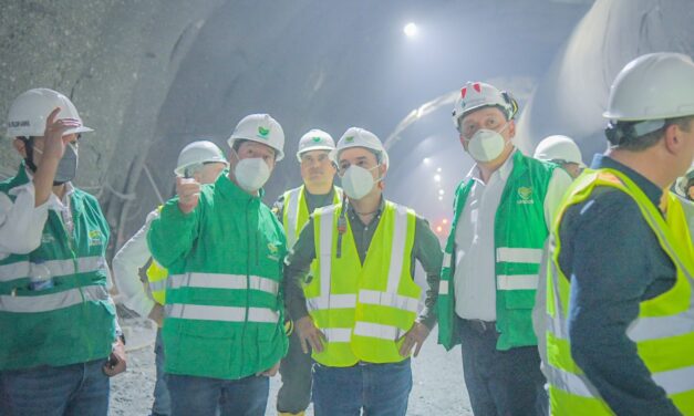 Gobernador y diputados de Antioquia visitaron las obras del túnel Guillermo Gaviria Echeverri