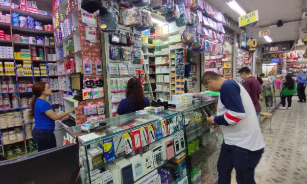 El comercio del Centro de Medellín mantendrá precios del año anterior durante la temporada escolar de 2023