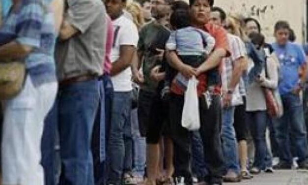 Baja el desempleo en Colombia