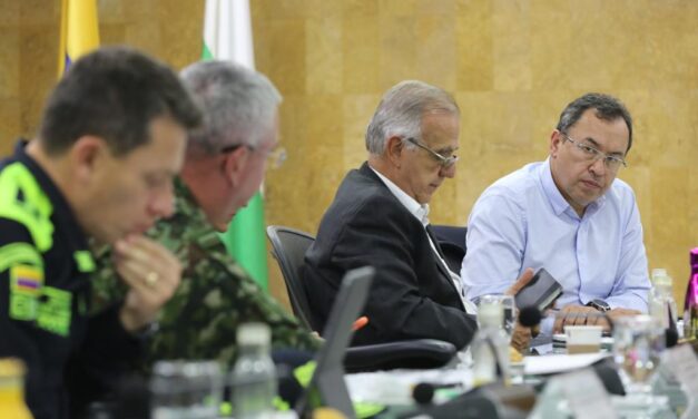 En la Gobernación de Antioquia, avanzó la Mesa Ministerial para analizar situación en el Bajo Cauca y el Nordeste antioqueños