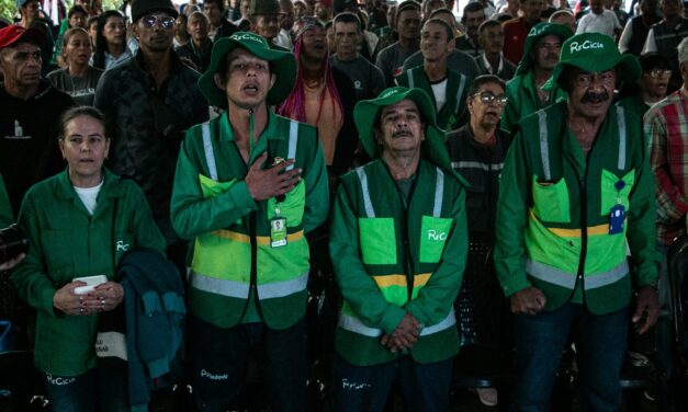 La Alcaldía de Medellín destaca la labor y entrega reconocimientos a recicladores de la ciudad