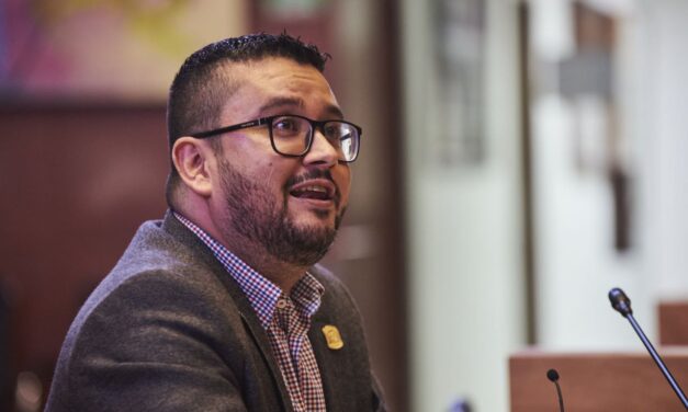 Diputado Andrés Mesa festeja la paz en el Valle de Aburrá