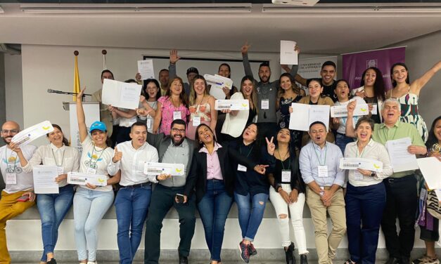 La Alcaldía de Medellín apoya  con recursos a empresarios de economía social y solidaria para formalizar sus empresas