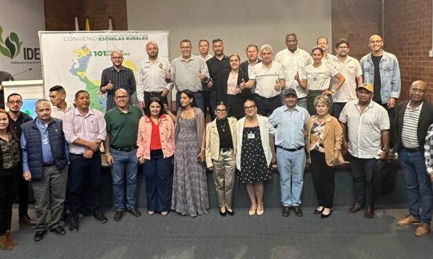 39 municipios de Antioquia firmaron convenio para soluciones integrales en escuelas rurales