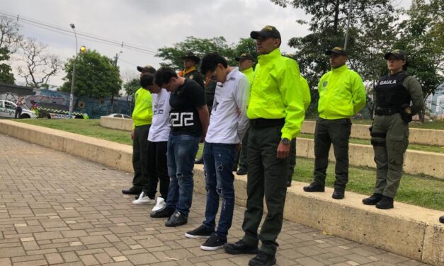 Capturan a tres presuntos miembros de una banda dedicada al atraco en restaurantes de Laureles y Belén