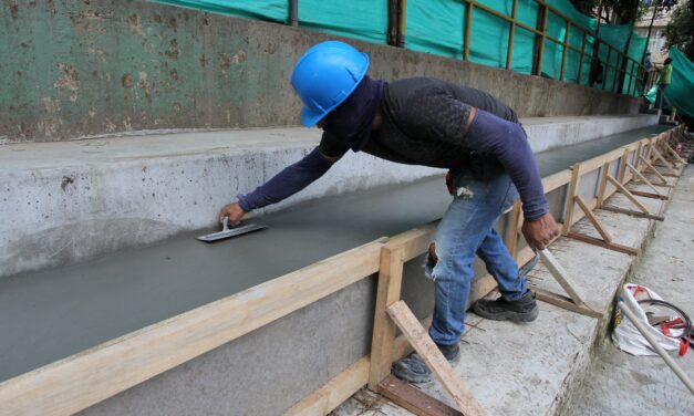 Con recursos de vigencias futuras, inició la intervención a 218 escenarios deportivos en Medellín