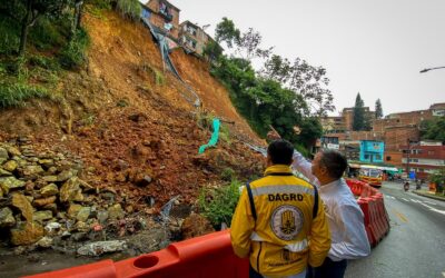 Medellín Crítico 7 Dos personas resultaron lesionadas por movimiento en masa en Blanquizal