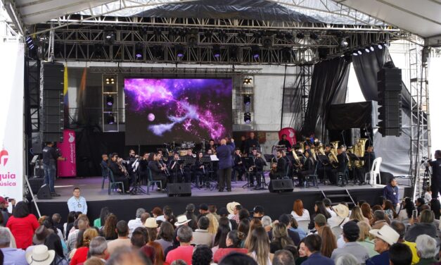 Gobernador Aníbal Gaviria acompañó el Encuentro Subregional de Antioquia Vive la Música, la Danza y el Teatro del Oriente antioqueño