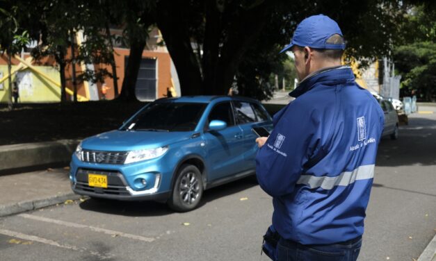 Usuarios de Zonas de Estacionamiento Regulado en Medellín podrán pagar con código QR desde el celular