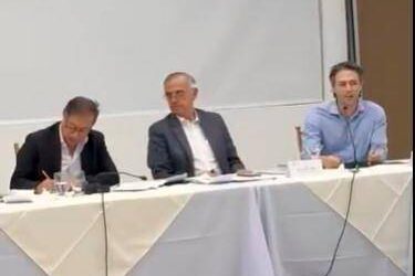 Alcalde de Medellín, Daniel Quintero, le da su espaldarazo al Presidente Petro por la defensa de la democracia