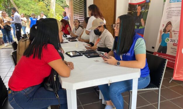 En Medellín ofrecieron 600 vacantes para migrantes en jornada de empleo
