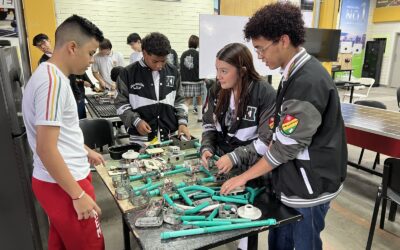 El 97 % de las instituciones oficiales de Medellín ya cuentan con programas de doble titulación
