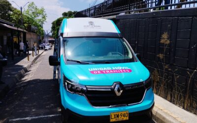 La Secretaría de Movilidad de Medellín introduce su unidad móvil de trámites para agilizar la atención ciudadana