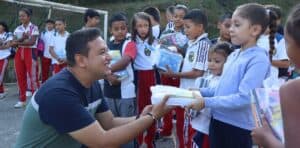 En Dabeiba, la educación brillará con más de 6,000 kits escolares: un impulso vital para estudiantes y familias