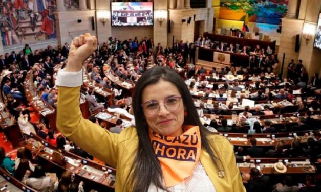 Martha Alfonso defiende la salud sin cargar a empresarios