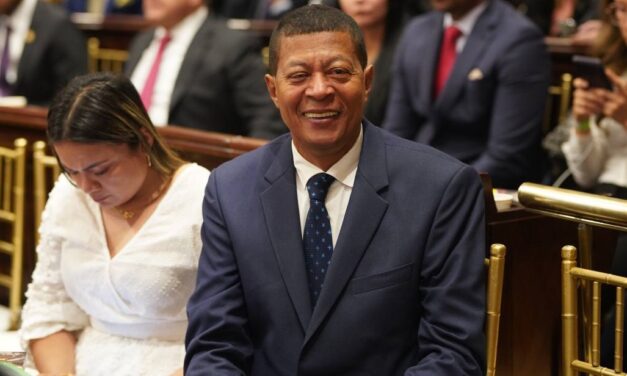 Representante Hernando González exige mayor compromiso del gobierno con PND, además denuncia el abandono del Pacífico Colombiano