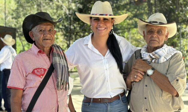 Celebran Día del Adulto Mayor en zonas rurales de Anzá