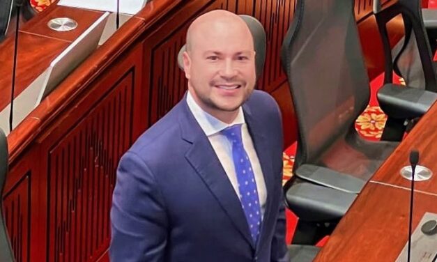 Julián Peinado propone legalizar el homicidio estatal con la pena de muerte en Colombia