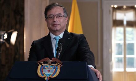 Petro y la presunción de culpabilidad mediática: linchamiento reputacional en una democracia al borde del colapso