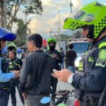 En un megaoperativo en Manrique autoridades impusieron más de 100 comparendos y recuperaron varios vehículos