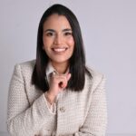Cinthia Cedeño, experta en migración española, dictará charlas gratuitas en Medellín y Bogotá para orientar a colombianos sobre empleo y legalidad en España
