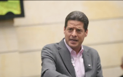 Otro desconocido que renuncia a la presidencia: Gómez Amín tira la toalla y se sube al tren de De la Espriella