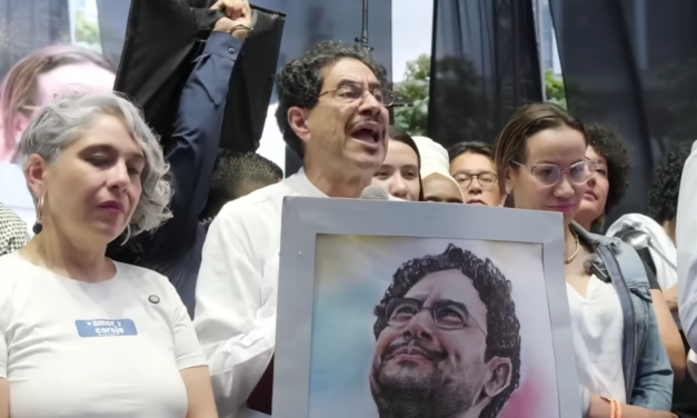 La indignación selectiva que agita el grupo político El Colombiano