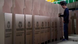 Colombia: escenarios tras la elección 5 El derecho al voto es un pilar fundamental de la democracia