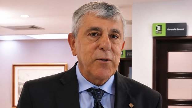 Retrato institucional de Alberto Uribe Correa en la nota sobre Alberto Uribe y su elección ante el CSU de la UdeA.