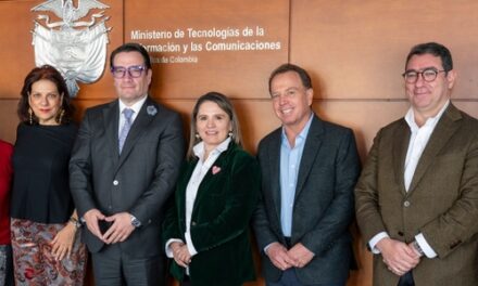 Gobierno y operadores revisan bloqueo de celulares en cárceles