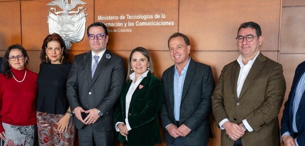 Gobierno y operadores revisan bloqueo de celulares en cárceles