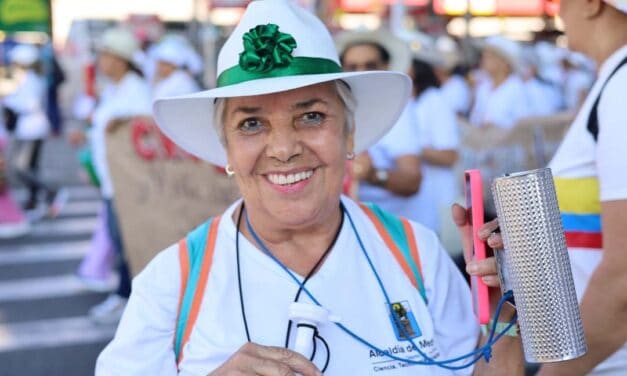Más de 14.000 personas mayores participaron en la Caminata Mayor de Medellín