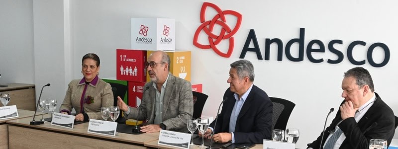 Reunión sobre el terremoto entre la ministra TIC y representantes de gremios empresariales