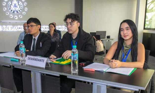 UdeA gana el Asadip Moot 2026 y repite premio al mejor orador