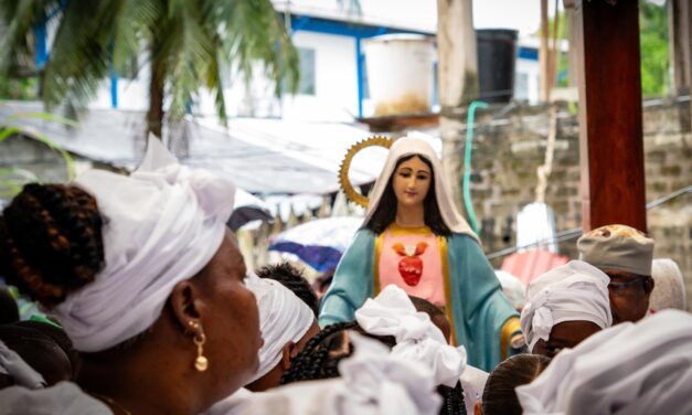 El Inmaculado Corazón mutilado de María regresó a Bojayá tras su restauración