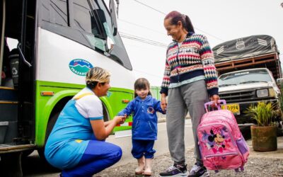 Buen Comienzo atiende a más de 8.620 niñas y niños en corregimientos de Medellín