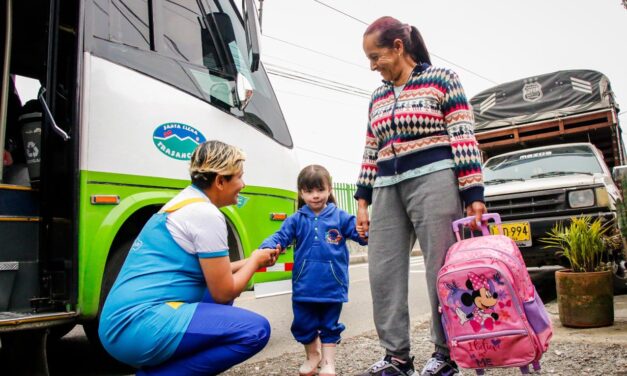 Buen Comienzo atiende a más de 8.620 niñas y niños en corregimientos de Medellín